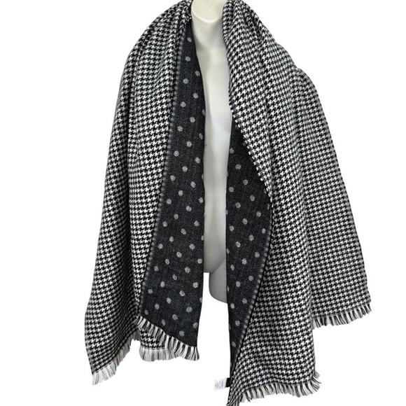 J Crew Reversible Wide Wrap Scarf Houndstooth Polka Dot Black Warm Winter - Picture 1 of 6